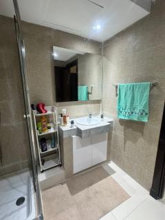 Cozy Apartment for Families Only - 9