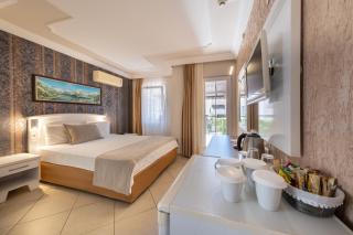 Nicholas Park Hotel - 2