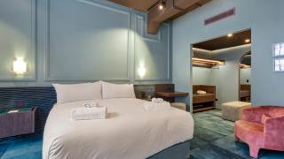 Luxe Executive Sanctuary 2 Bed 2 Bath Suite - 4