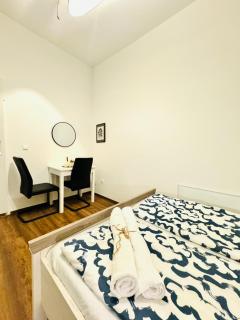 Spacious Private Rooms in 5BR Apartment for 10 Near Kaufpark Alterlaa - 5