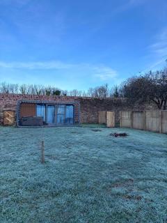 Glamping Pod with a Hot Tub in Orchard -  - 4