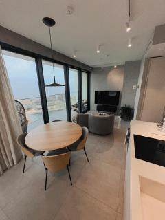 Luxury Apartment with Sea and Skyline Views St Julians - 6