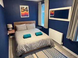 Central Tenby Private Pad - View of High Street - 3