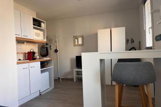 Bright studio close to the sea - 5
