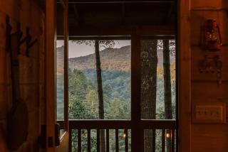 Secluded 4WD Getaway with Mountain Views and Hot Tub - 9
