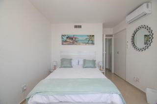 25 Cormoran Umhlanga Rocks Beachfront - 1