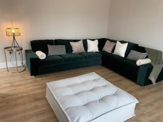 The Stables - Newly Renovated 4 bed house - 0