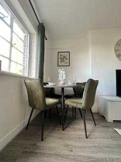 Brand new 3 bedroom Apartment Streatham Hill - 2