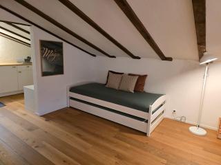 Charming Louisa Roof - 4