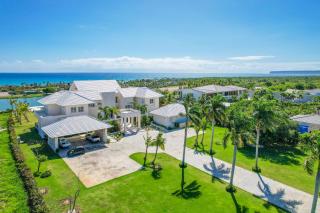 Premium Oceanfront Villa in Cap Cana - 6 Bedrooms, Pool, Private Cook, Golf Cart - 1