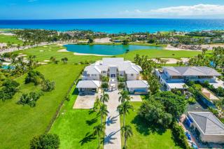 Premium Oceanfront Villa in Cap Cana - 6 Bedrooms, Pool, Private Cook, Golf Cart - 4