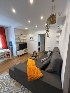 2 Bed Flat - Sleeps 4 - Parking - Wifi - 9