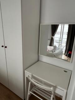 2 Bed Flat - Sleeps 4 - Parking - Wifi - 2