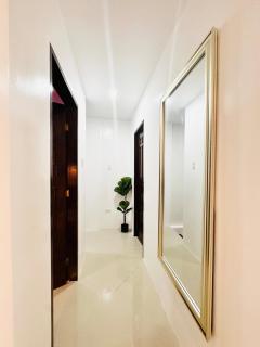 Yellow Townhouse near IT Park with WiFi and Washer - 8