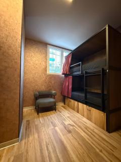 Velvet Hostel Business - 2