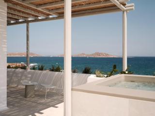 Akria Seaside Suites - 8