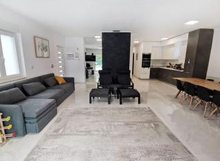 Two-storey house with pool - 3