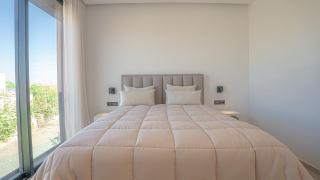 Villa design avec piscine, proche centre - 3