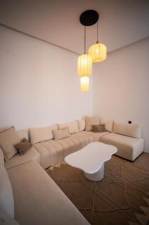 Villa design avec piscine, proche centre - 2