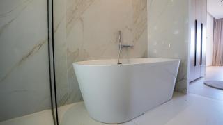 Villa design avec piscine, proche centre - 7