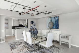 Three-Bedroom Oceanfront Residence With Private Balcony - 1