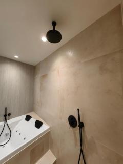 Heritage Stone and Style House with Private Jacuzzi Escape - 6