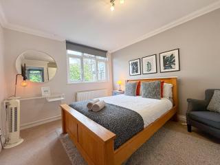Disc Monthly Rate - 4BDR flat in Kilburn with Garden near West Hampstead, Queens Park, Abbey Road - 6