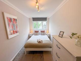 Disc Monthly Rate - 4BDR flat in Kilburn with Garden near West Hampstead, Queens Park, Abbey Road - 1
