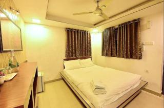 The Boho Peach Villa - 9