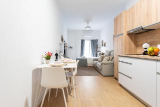 MalagaSuite Modern Scape Apartment - 6