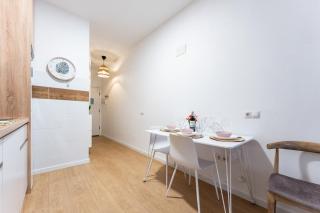 MalagaSuite Modern Scape Apartment - 4