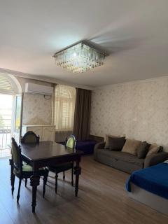 Bright & Spacious Family House - 5