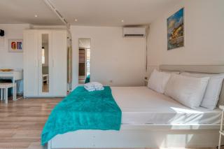 Top-Floor Studio in Glyfada Center with Sea View - 2