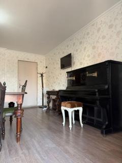 Bright & Spacious Family House - 2