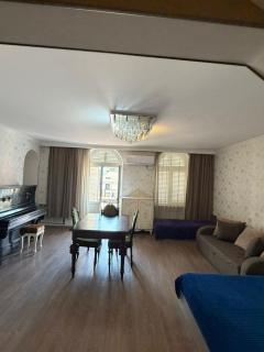 Bright & Spacious Family House - 7