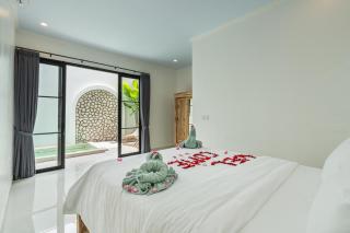 Luxury Villa With Private Pool Surrounded by Nature - 3