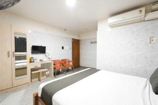 POP 83654K Mahalakshmi Inn - 1