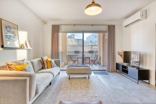 Bright & Cozy 3-Bedroom Apartment ACAL1-1 - 0