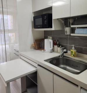 ## 123K-H1, Heart of Gangnam, 1min to Sinnonhyeon Station, 5min to Gangnam Station, Netflix, Near Plastic Surgery Clinics, Neat Space ## - 6