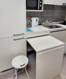 ## 123K-H1, Heart of Gangnam, 1min to Sinnonhyeon Station, 5min to Gangnam Station, Netflix, Near Plastic Surgery Clinics, Neat Space ## - 2