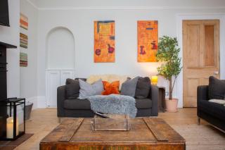 5 Bed Corporate House in Redland FREE 5-Car Parking & King Twin Rooms 3 Bathrooms Mon-Fri Stays - 1