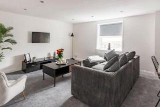 Bright Two-Bedroom Family Apartment on Victoria Road, Ramsgate - 8