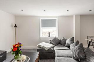 Bright Two-Bedroom Family Apartment on Victoria Road, Ramsgate - 5
