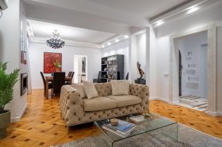 Retro Chic Apartment - 7