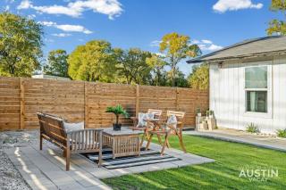 ATX 1BR 1BA Pet-Friendly Home, Mins to AUS w EV Charger and Grill by Austin Vacay - 9