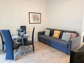 Promo Rate - 1BDR Finsbury Park Apt with Garden near Higbury, Emirates Stadium & Clissold Park by Staylio London - 2
