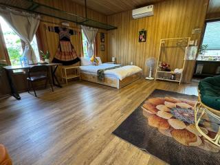 Cozy Haven-Lotus Room & Sunshine Windows - 5