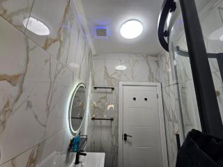 Royal Studio Suite Close to Stadium and City Centre - 8