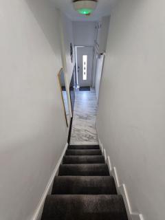 Royal Studio Suite Close to Stadium and City Centre - 5