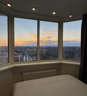 Стильна, затишна, простора квартира в центрі - 7